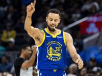 兰博电竞- 最篮点库里三分划破天际 超神表现揭开曼巴面孔 