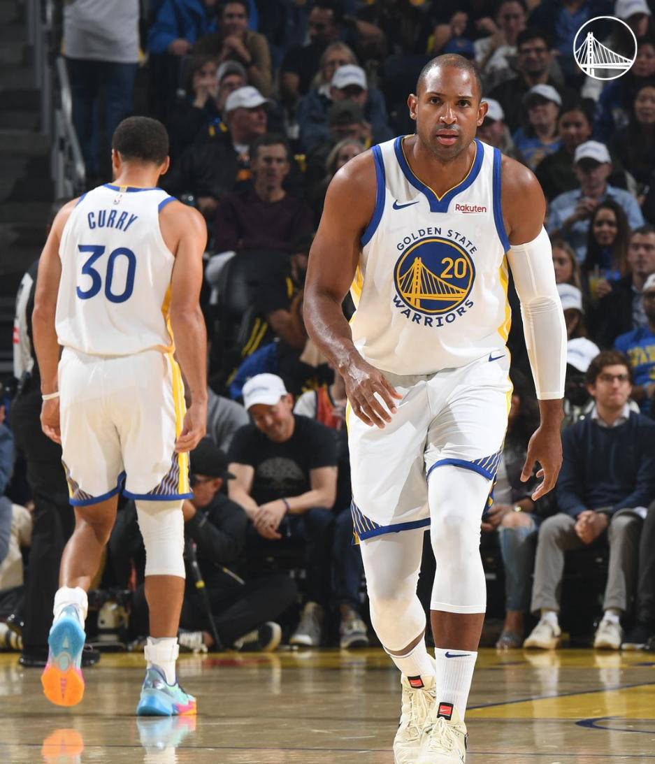 库里焦点对战,穆雷与90激战日本队分钟,出色发挥胜负难料!赛场气氛高涨 库里焦点对战,穆雷与90激战日本队分钟,出色发挥胜负难料!赛场气氛高涨